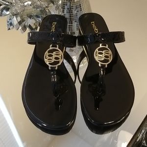 Bebe Arronia Patent Logo Flip Flop NWT size 8